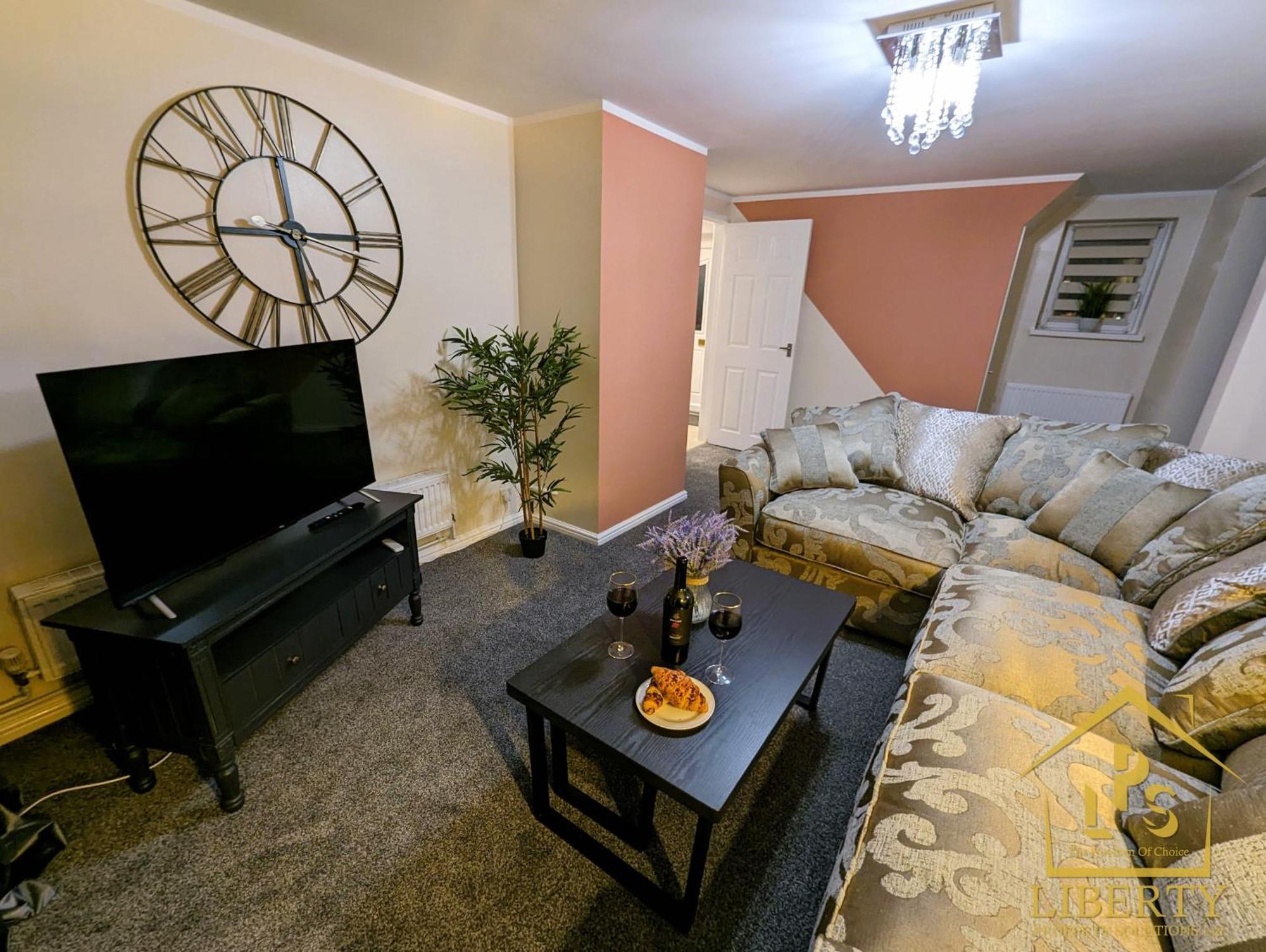 6 Guests * 4 Bedroom * Free Wi-Fi *亨廷登 外观 照片